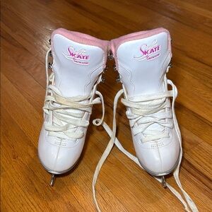JACKSON Women's White and Pink Ice Skates